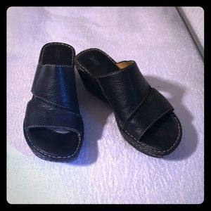 Born sandals
